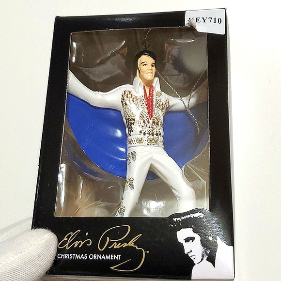 Elvis Presley On Tour 1972 White Caped and Jumpsuit with Red Scarve Keepsake… - Picture 3 of 13